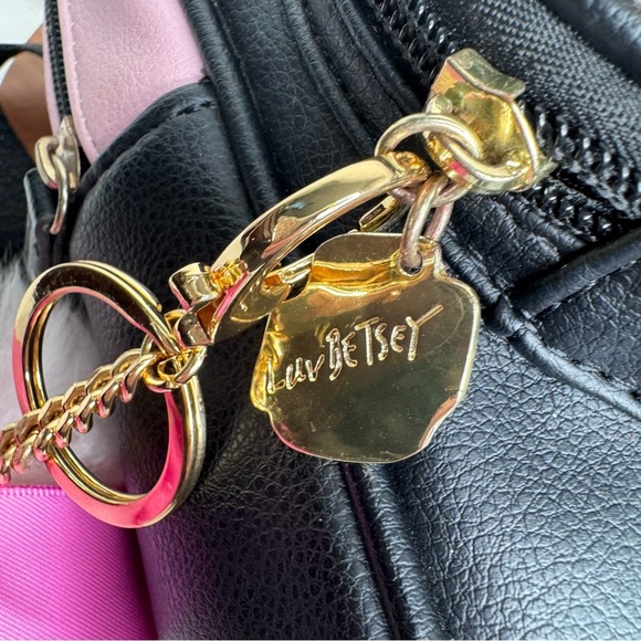 Betsey Johnson pink & black,fur Heart Backpack,adorable pink fur key chain - Picture 8 of 12